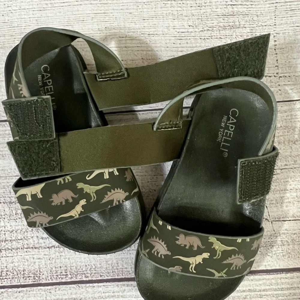 Capelli‎ New York Dinosaur Sandals Toddler Size 7 NWOT Velcro Strap Green